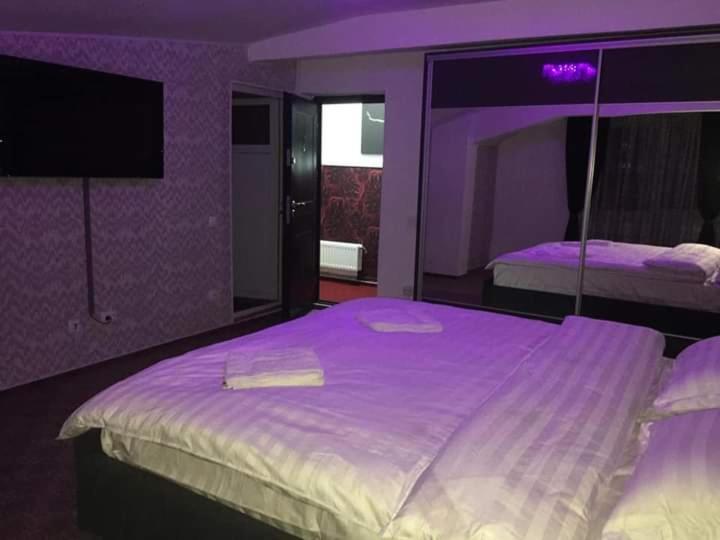Ely'S Mansion-24H Check-In Bed & Breakfast Bucharest Exterior photo